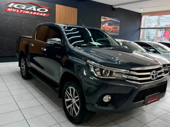 TOYOTA HILUX 2.8 SRX 4X4 CD 16V DIESEL 4P AUTOMÁTICO TOYOTA HILUX 2.8 SRX 4X4 CD 16V DIESEL 4P AUTOMÁTICO
